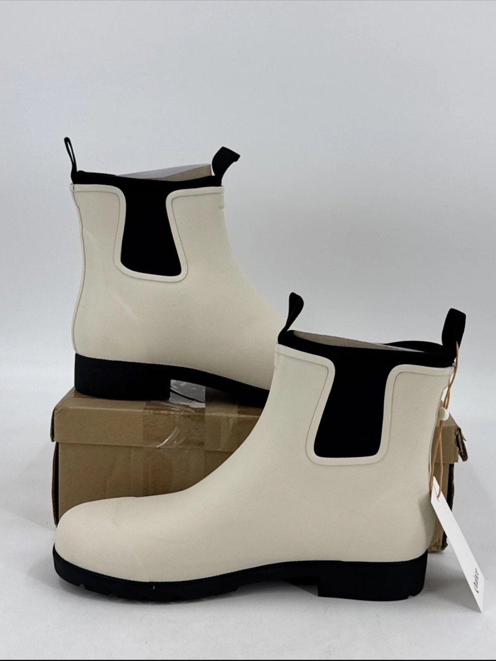 NWT Quince Recycled Waterproof Short Ankle Rain Boots in the color stone - Picture 3 of 3